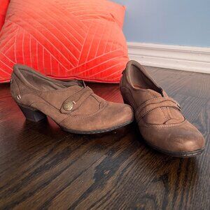 Cobb Hill Adrianna Women's Slip-On Brown Leather Shootie, Size 7M